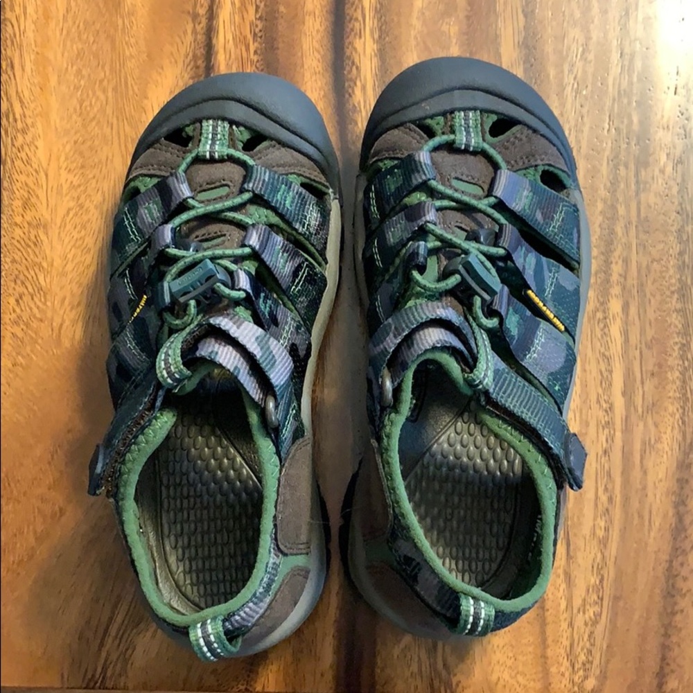 NWOT Keen boys’ Newport size 1.